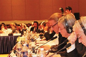 VBF 2013, điểm trừ bất động sản